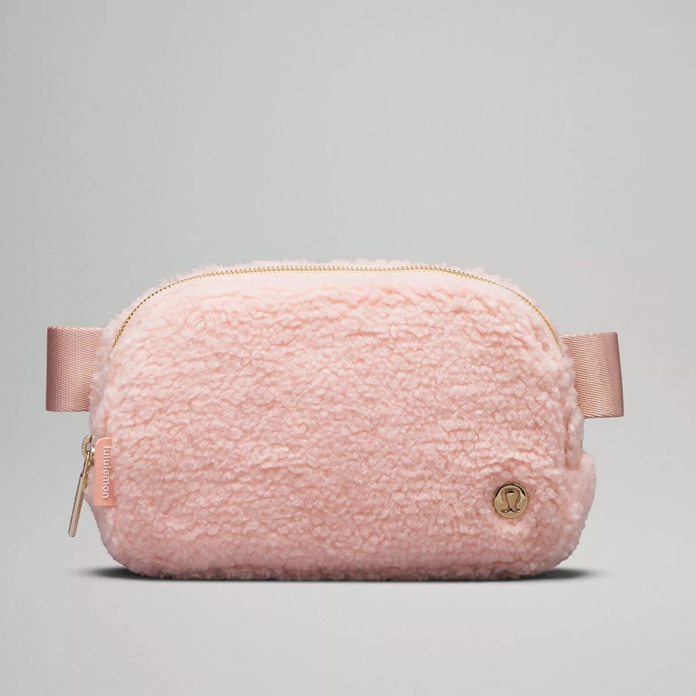 Lululemon Everywhere Fleece Belt Bag